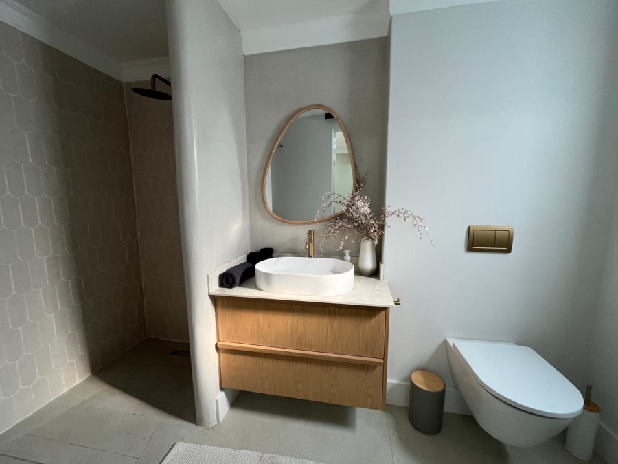 4 Bedroom Property for Sale in Oranjezicht Western Cape